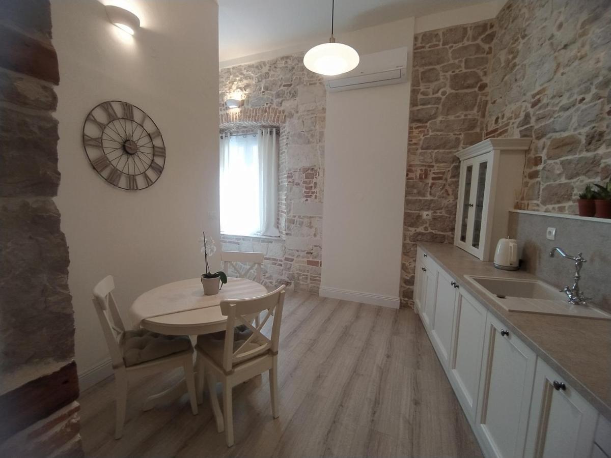 Apartment Antique Zadar - City Center ภายนอก รูปภาพ