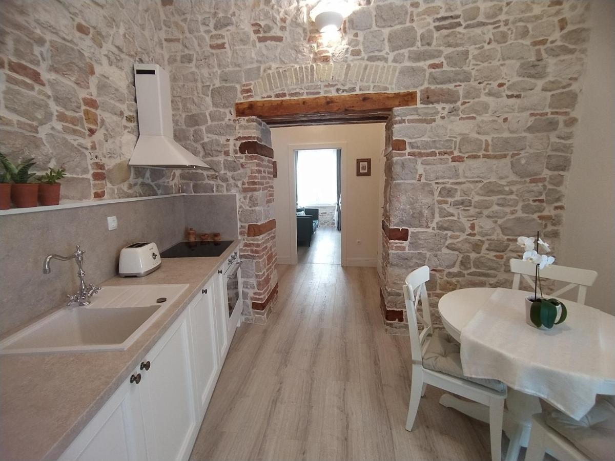 Apartment Antique Zadar - City Center ภายนอก รูปภาพ