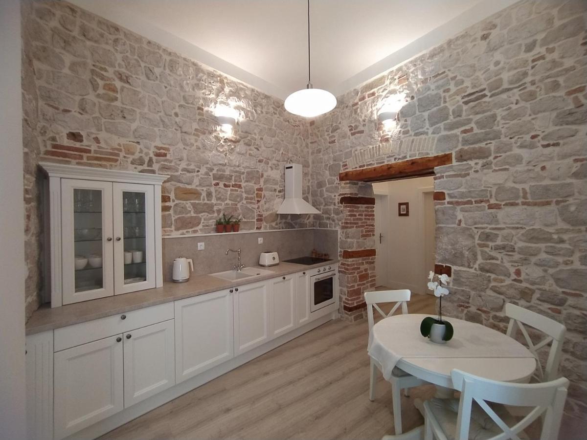 Apartment Antique Zadar - City Center ภายนอก รูปภาพ